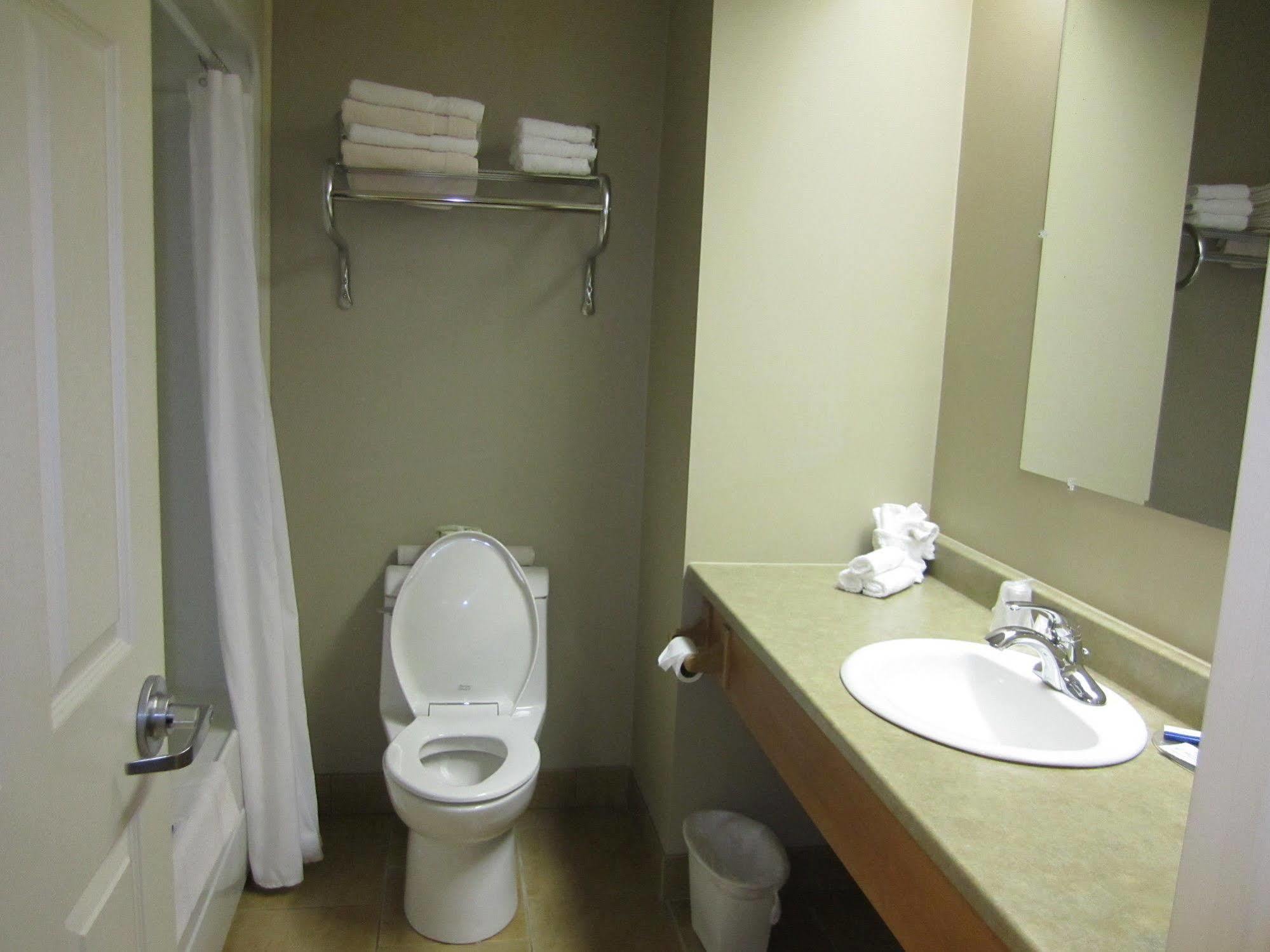 Auberge Bouctouche Inn & Suites エクステリア 写真